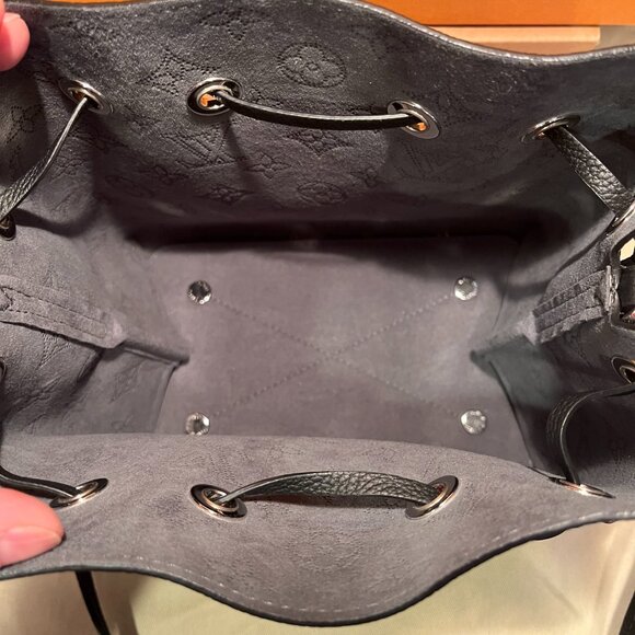 LOUIS VUITTON Bella Mahina Black Leather Shoulder / Hand Bag - Picture 7 of 13